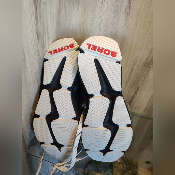 SOREL Women's Kinetic RNEGD Conquest Waterproof Leather Sneaker Boots Size 8 - Picture 9 of 17